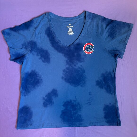 Fanatics Chicago Cubs Women’s 3X Tie-Dye V-Neck Tee - Picture 1 of 3
